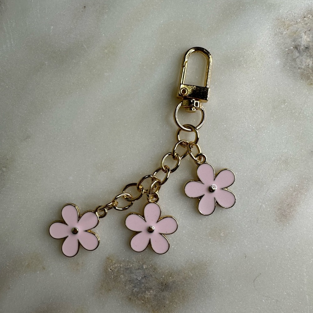 UNBRANDED FLOWER BAG CHARM